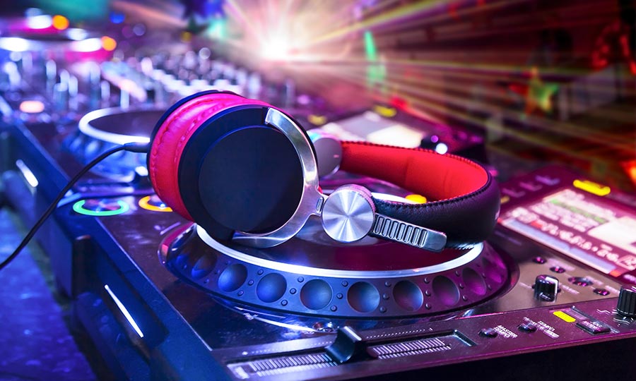 DJ